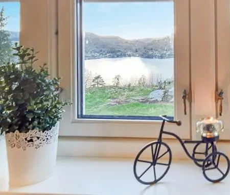 Skomrak Lyngdal, Norway